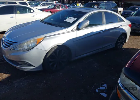 2014 Hyundai Sonata Se 2.0T z USA, uszkodzony, nr VIN 5NPEC4AB7EH841568